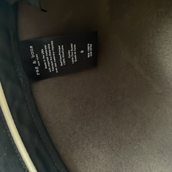 New size S - Picture 4 of 9